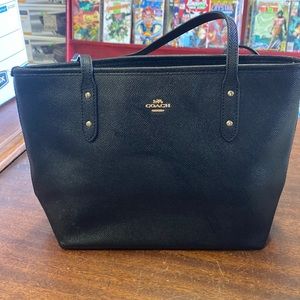 Coach leather # G2180- 22967 mini Tote used